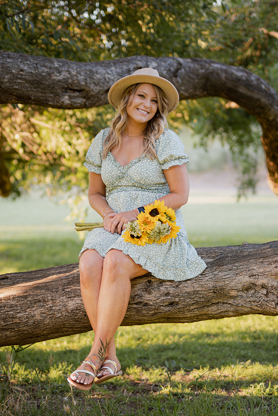 Maternity portrait in warm light
